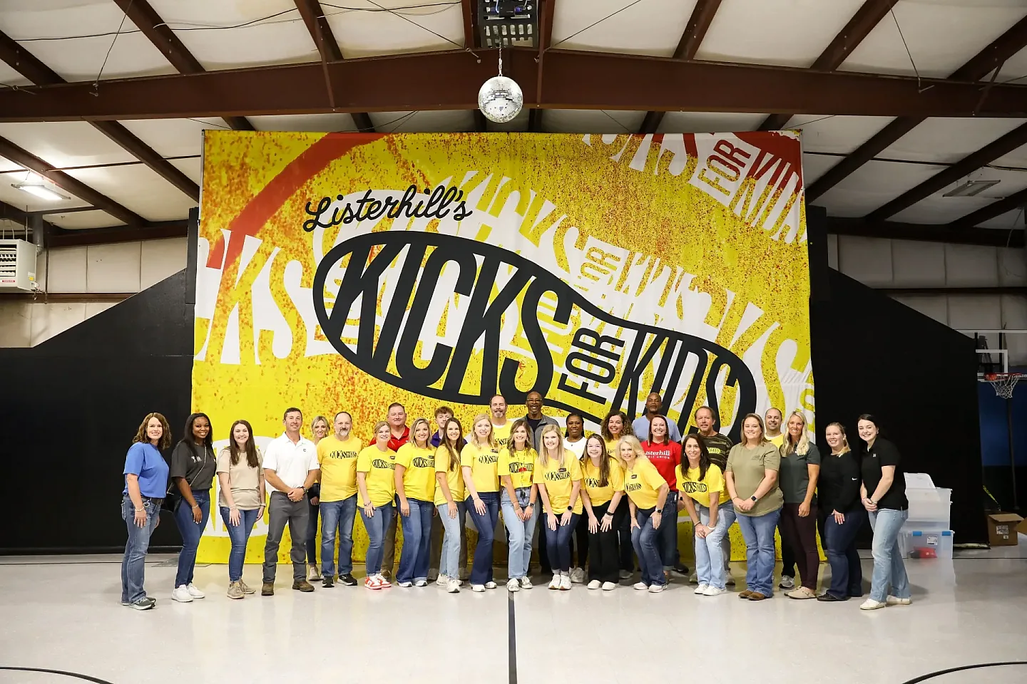 volunteers_kicksforkids_202411