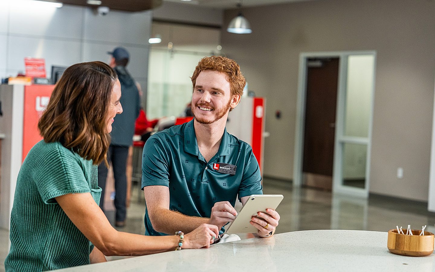 employee_1600x1000_202607